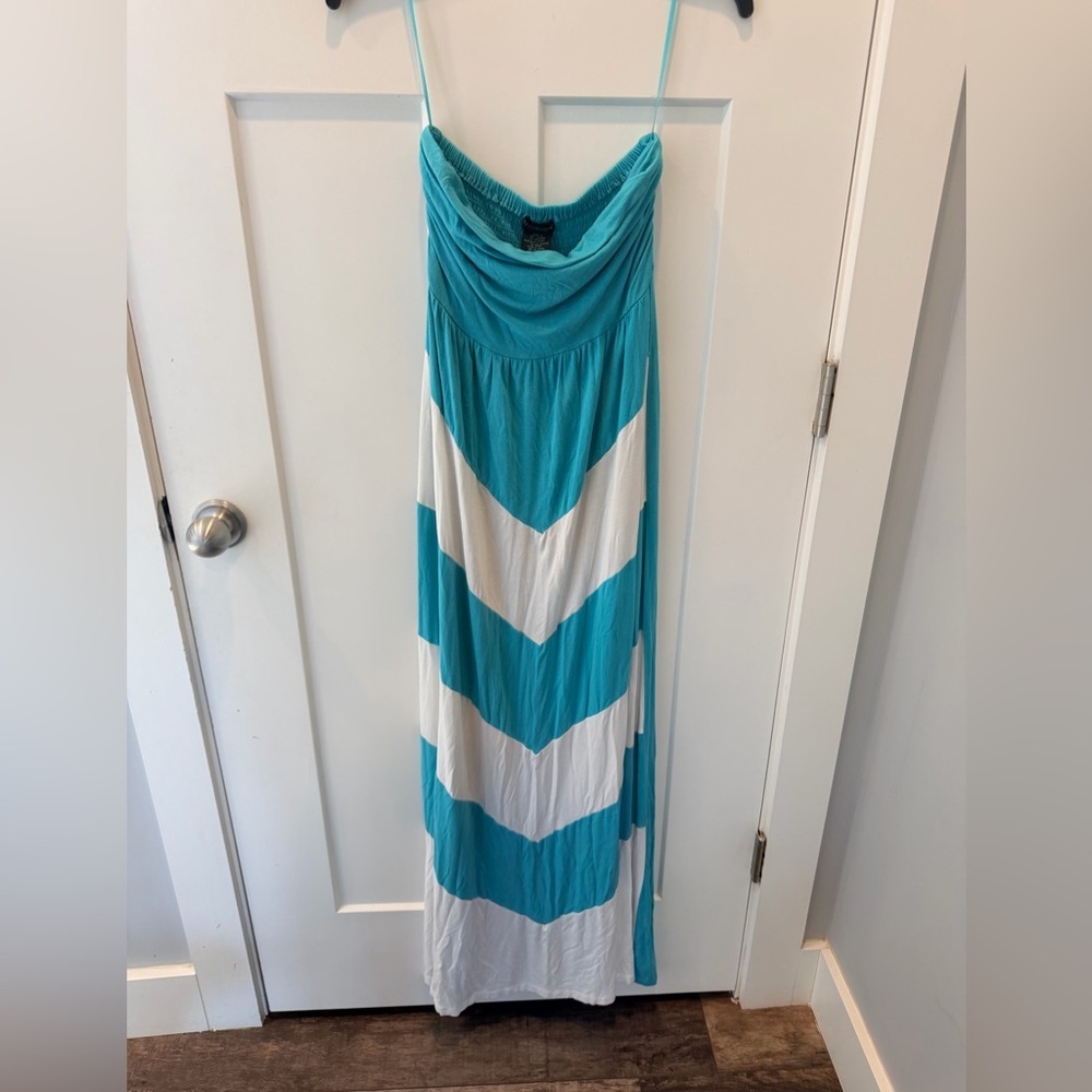 Design History Maxi Dress Medium Teal White Chevron Strapless Summer Beach
